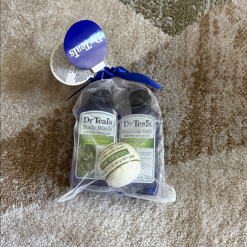 Dr Teal’s Blue and Green Bath Set